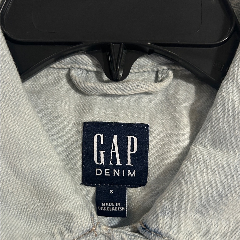 GAP Women's Tie-Dye Denim Jacket - Picture 7 of 10